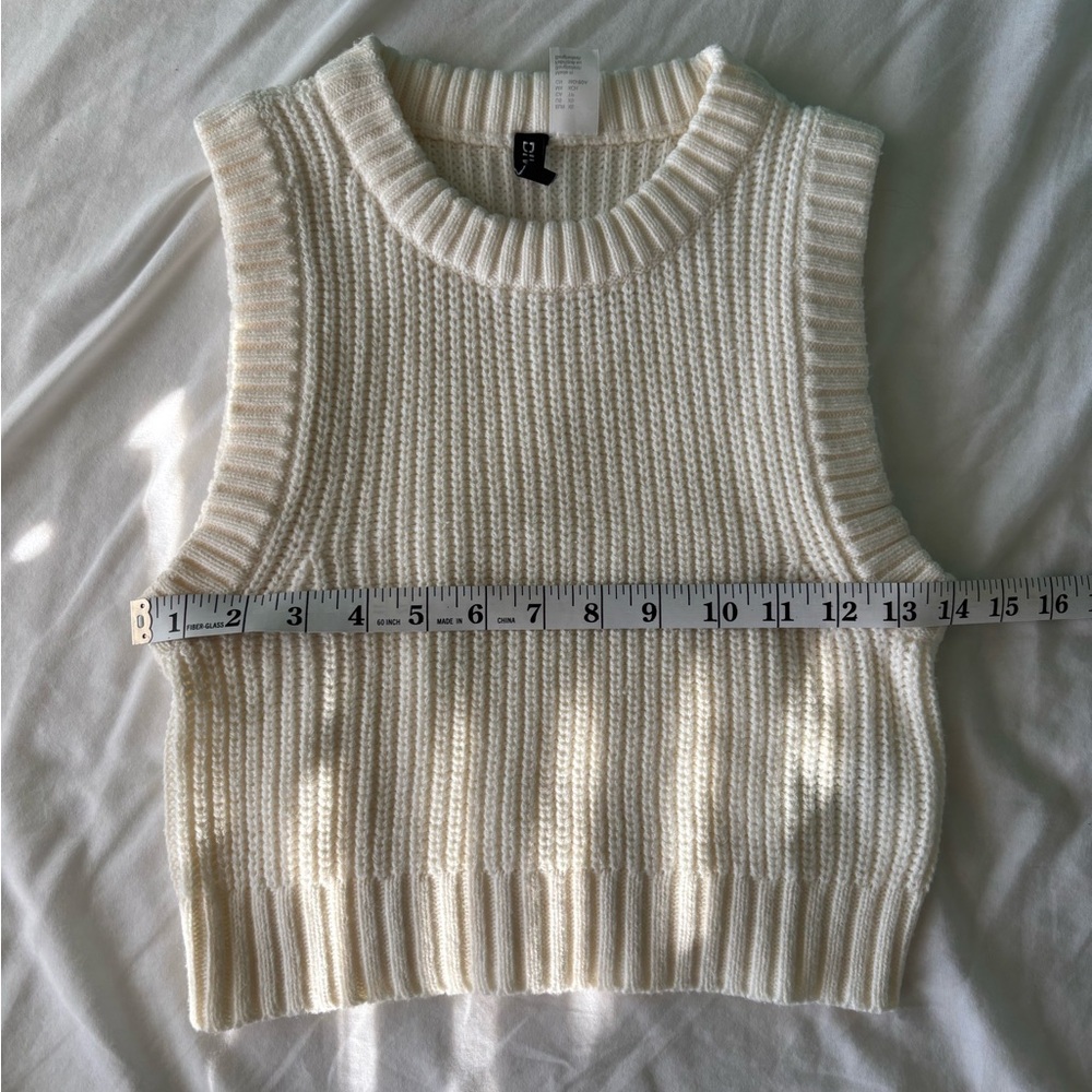 H&M Cream-colored Sleeveless Sweater Vest - Picture 7 of 10